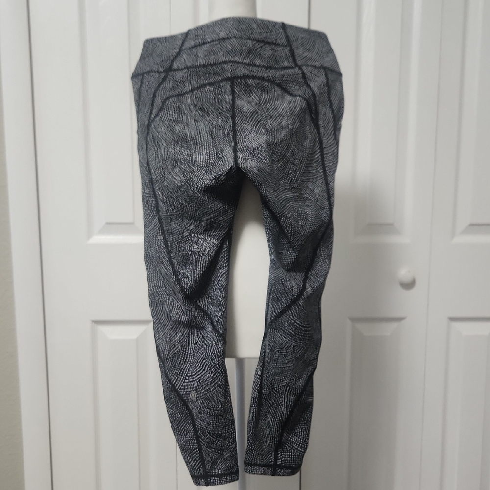 Lululemon Free Spirit Alpine White Black Leggins - Picture 4 of 11